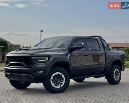 Серый Додж RAM 1500, объемом двигателя 6.2 л и пробегом 44 тыс. км за 105900 $, фото 4 на Automoto.ua
