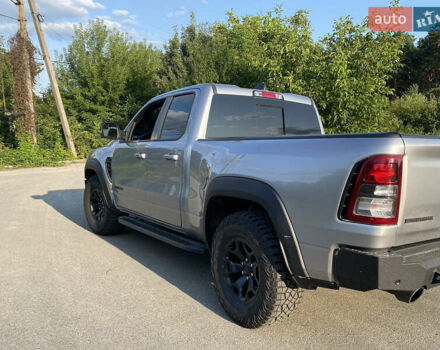 Серый Додж RAM 1500, объемом двигателя 5.7 л и пробегом 15 тыс. км за 49990 $, фото 6 на Automoto.ua