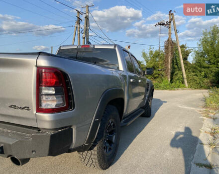 Серый Додж RAM 1500, объемом двигателя 5.7 л и пробегом 15 тыс. км за 49990 $, фото 5 на Automoto.ua