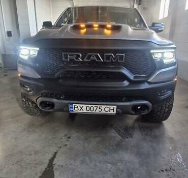 Серый Додж RAM 1500, объемом двигателя 6.2 л и пробегом 36 тыс. км за 130000 $, фото 1 на Automoto.ua