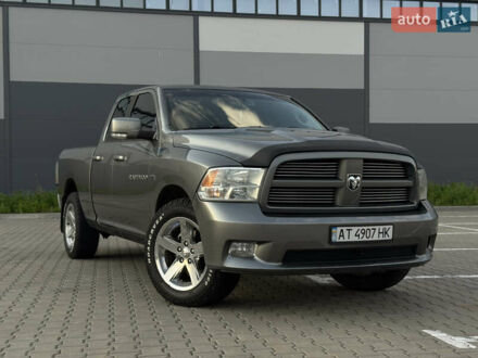 Додж RAM 1500 2012 в Ивано-Франковске на Automoto.ua Серый Додж RAM 1500, объемом двигателя 5.7 л и пробегом 280 тыс. км за 24000 $, фото 1 на Automoto.ua