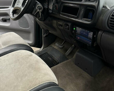 Зеленый Додж RAM 1500, объемом двигателя 5.2 л и пробегом 329 тыс. км за 6800 $, фото 14 на Automoto.ua