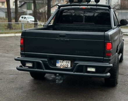 Зеленый Додж RAM 1500, объемом двигателя 5.2 л и пробегом 329 тыс. км за 6800 $, фото 7 на Automoto.ua