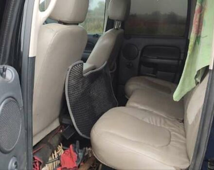 Черный Додж RAM 2500, объемом двигателя 5.65 л и пробегом 300 тыс. км за 15000 $, фото 7 на Automoto.ua