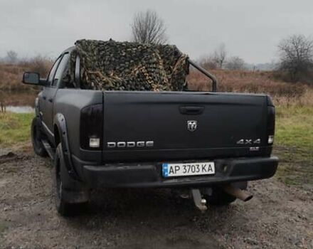 Черный Додж RAM 2500, объемом двигателя 5.65 л и пробегом 300 тыс. км за 15000 $, фото 3 на Automoto.ua