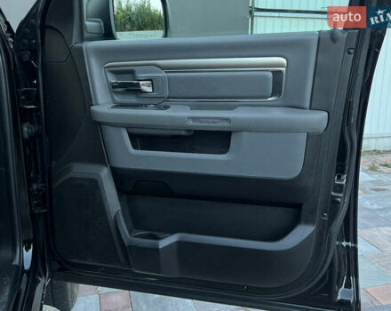 Черный Додж RAM 2500, объемом двигателя 3.61 л и пробегом 83 тыс. км за 24500 $, фото 17 на Automoto.ua