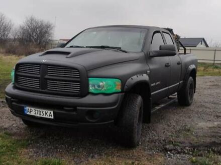Черный Додж RAM 2500, объемом двигателя 5.65 л и пробегом 300 тыс. км за 15000 $, фото 1 на Automoto.ua