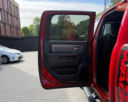 Красный Додж RAM 2500, объемом двигателя 6.42 л и пробегом 33 тыс. км за 74700 $, фото 23 на Automoto.ua