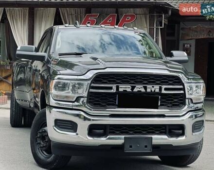 Серый Додж RAM 3500, объемом двигателя 6.7 л и пробегом 35 тыс. км за 99900 $, фото 3 на Automoto.ua