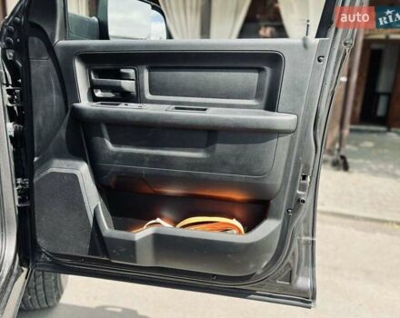 Серый Додж RAM 3500, объемом двигателя 6.7 л и пробегом 35 тыс. км за 99900 $, фото 33 на Automoto.ua