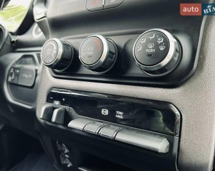 Серый Додж RAM 3500, объемом двигателя 6.7 л и пробегом 35 тыс. км за 99900 $, фото 28 на Automoto.ua