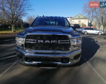 Серый Додж RAM 3500, объемом двигателя 6.7 л и пробегом 35 тыс. км за 99900 $, фото 2 на Automoto.ua