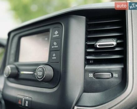 Серый Додж RAM 3500, объемом двигателя 6.7 л и пробегом 35 тыс. км за 99900 $, фото 45 на Automoto.ua