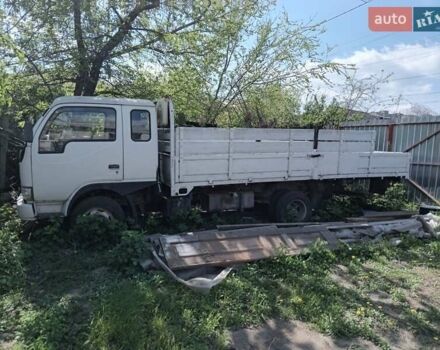 Белый Донг Фенг 1044, объемом двигателя 3.7 л и пробегом 300 тыс. км за 3000 $, фото 1 на Automoto.ua