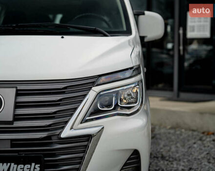 Белый Донг Фенг M5EV, объемом двигателя 0 л и пробегом 32 тыс. км за 22900 $, фото 9 на Automoto.ua