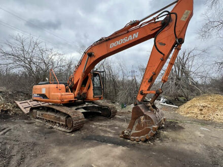 Помаранчевий Дусан 255 LC-V, об'ємом двигуна 5.8 л та пробігом 100 тис. км за 50000 $, фото 1 на Automoto.ua