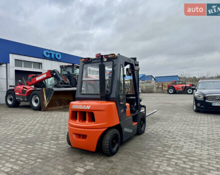 Дусан Д 2008 у Радомышле на Automoto.ua Помаранчевий Дусан Д, об'ємом двигуна 0 л та пробігом 0 тис. км за 10000 $, фото 3 на Automoto.ua