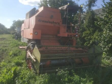Дроннингборг D 1650 1980 в Владимир-Волынский на Automoto.ua Красный Дроннингборг D 1650, объемом двигателя 0 л и пробегом 10 тыс. км за 6000 $, фото 1 на Automoto.ua