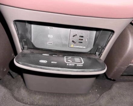 Белый Другая Другая, объемом двигателя 0 л и пробегом 11 тыс. км за 58000 $, фото 9 на Automoto.ua