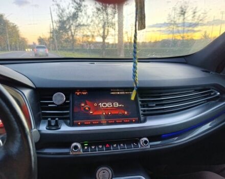 Білий Інша Інша, об'ємом двигуна 2 л та пробігом 150 тис. км за 17100 $, фото 7 на Automoto.ua