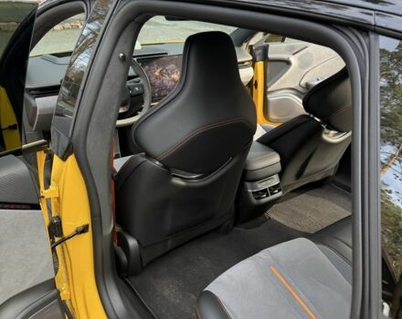 Желтый Другая Другая, объемом двигателя 0 л и пробегом 10 тыс. км за 45000 $, фото 17 на Automoto.ua