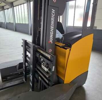 Другая Megane Scenic, объемом двигателя 14.86 л и пробегом 0 тыс. км за 42606 $, фото 1 на Automoto.ua