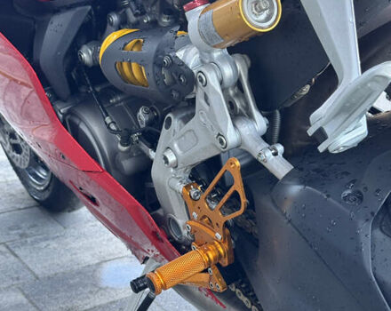 Дукати 1199 Panigale 2013 в Луцке на Automoto.ua Дукати 1199 Panigale, объемом двигателя 0 л и пробегом 25 тыс. км за 12900 $, фото 6 на Automoto.ua