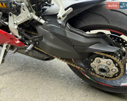 Красный Дукати 1299 Panigale, объемом двигателя 1.3 л и пробегом 22 тыс. км за 14000 $, фото 6 на Automoto.ua