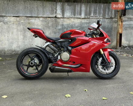 Красный Дукати 1299 Panigale, объемом двигателя 1.3 л и пробегом 22 тыс. км за 14000 $, фото 1 на Automoto.ua