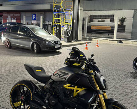 Черный Дукати Диавел, объемом двигателя 1.26 л и пробегом 10 тыс. км за 27000 $, фото 2 на Automoto.ua