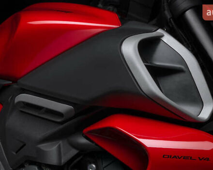 Красный Дукати Диавел, объемом двигателя 1.16 л и пробегом 1 тыс. км за 30500 $, фото 4 на Automoto.ua