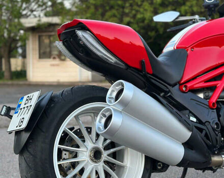 Красный Дукати Диавел, объемом двигателя 1.2 л и пробегом 5 тыс. км за 11800 $, фото 2 на Automoto.ua