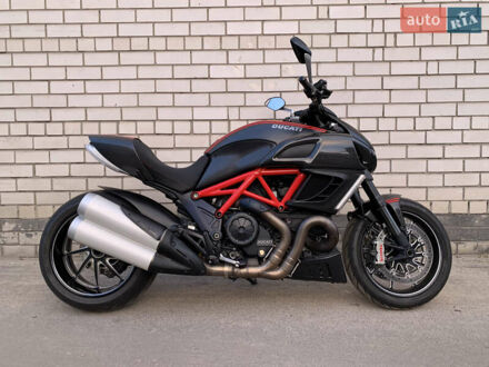Дукати Диавел 2012 в Киеве на Automoto.ua Красный Дукати Диавел, объемом двигателя 1.2 л и пробегом 9 тыс. км за 11300 $, фото 1 на Automoto.ua