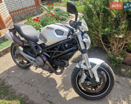 Белый Дукати Монстр, объемом двигателя 0.7 л и пробегом 26 тыс. км за 3200 $, фото 3 на Automoto.ua