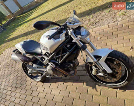 Белый Дукати Монстр, объемом двигателя 0.7 л и пробегом 26 тыс. км за 3200 $, фото 9 на Automoto.ua