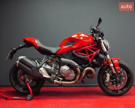 Красный Дукати Монстр, объемом двигателя 0.82 л и пробегом 17 тыс. км за 9900 $, фото 1 на Automoto.ua