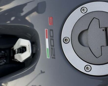 Сірий Дукаті Монстр, об'ємом двигуна 1.2 л та пробігом 7 тис. км за 12500 $, фото 21 на Automoto.ua