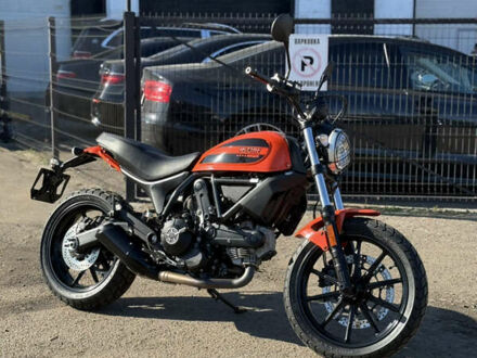 Дукаті Скрамблєр 2017 у Києві на Automoto.ua Помаранчевий Дукаті Скрамблєр, об'ємом двигуна 0.4 л та пробігом 1 тис. км за 5800 $, фото 1 на Automoto.ua