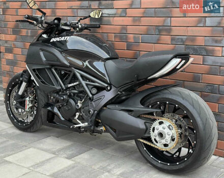 Дукати Diavel 1200 2014 в Днепре (Днепропетровске) на Automoto.ua Черный Дукати Diavel 1200, объемом двигателя 1.2 л и пробегом 24 тыс. км за 5700 $, фото 5 на Automoto.ua