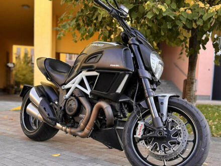 Белый Дукати Diavel 1200 Carbon, объемом двигателя 1.2 л и пробегом 9 тыс. км за 16500 $, фото 1 на Automoto.ua