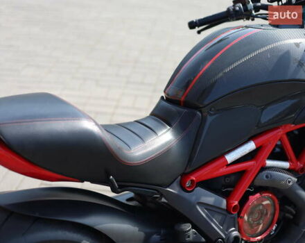 Черный Дукати Diavel 1200 Carbon, объемом двигателя 1.2 л и пробегом 13 тыс. км за 16990 $, фото 10 на Automoto.ua