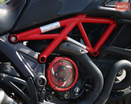 Черный Дукати Diavel 1200 Carbon, объемом двигателя 1.2 л и пробегом 13 тыс. км за 16990 $, фото 12 на Automoto.ua
