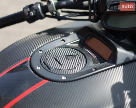 Черный Дукати Diavel 1200 Carbon, объемом двигателя 1.2 л и пробегом 13 тыс. км за 16990 $, фото 21 на Automoto.ua