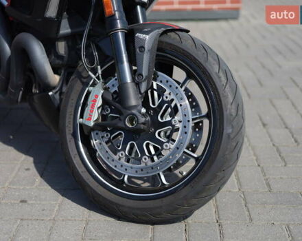 Черный Дукати Diavel 1200 Carbon, объемом двигателя 1.2 л и пробегом 13 тыс. км за 16990 $, фото 23 на Automoto.ua