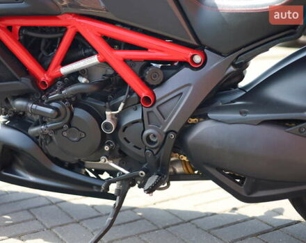 Черный Дукати Diavel 1200 Carbon, объемом двигателя 1.2 л и пробегом 13 тыс. км за 16990 $, фото 16 на Automoto.ua
