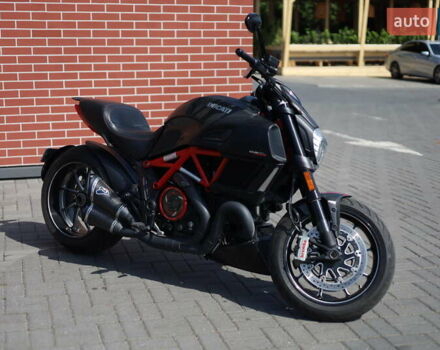 Черный Дукати Diavel 1200 Carbon, объемом двигателя 1.2 л и пробегом 13 тыс. км за 16990 $, фото 7 на Automoto.ua