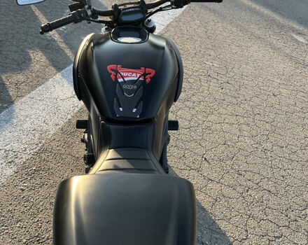 Черный Дукати Diavel 1200 Carbon, объемом двигателя 1.2 л и пробегом 10 тыс. км за 15000 $, фото 4 на Automoto.ua
