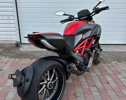 Черный Дукати Diavel 1200 Carbon, объемом двигателя 1.2 л и пробегом 26 тыс. км за 11850 $, фото 4 на Automoto.ua
