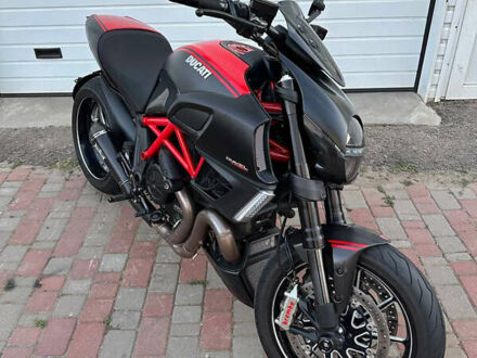Дукати Diavel 1200 Carbon 2011 в Одессе на Automoto.ua Черный Дукати Diavel 1200 Carbon, объемом двигателя 1.2 л и пробегом 26 тыс. км за 11850 $, фото 1 на Automoto.ua