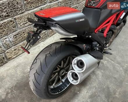 Дукати Diavel 1200 Carbon, объемом двигателя 0 л и пробегом 14 тыс. км за 10700 $, фото 3 на Automoto.ua